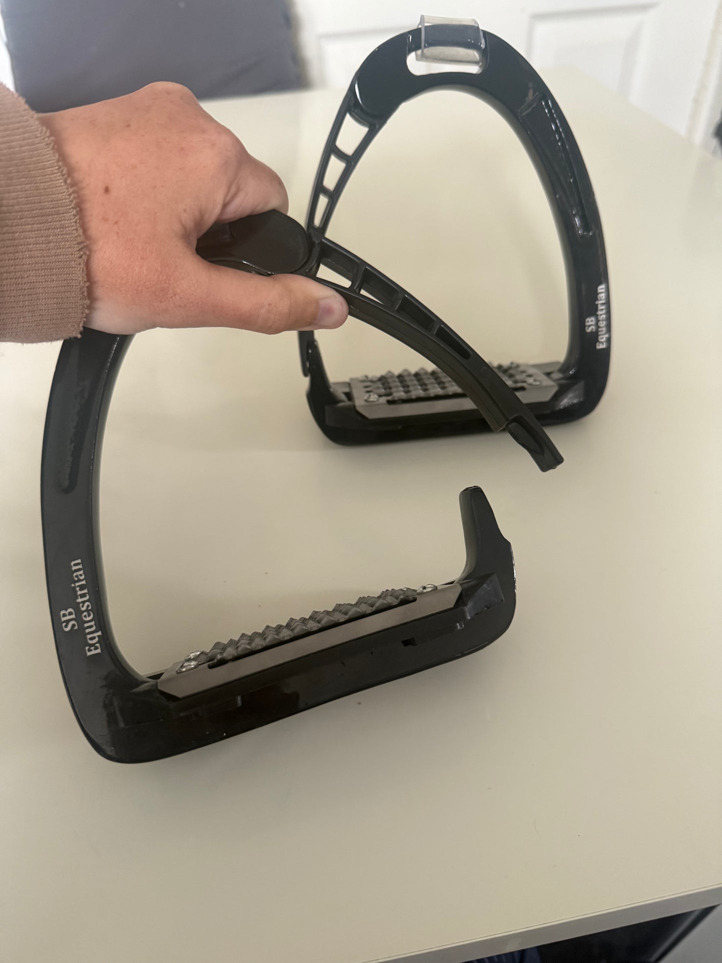 Safety stirrups ( dispatch by 28th nov )